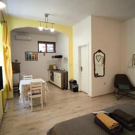 Διαμέρισμα Retro Center *