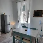 Apartment Retro Center *