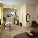 Apartment Retro Center *