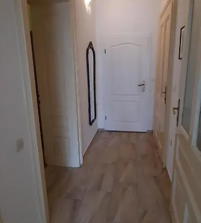 Apartment Retro Center