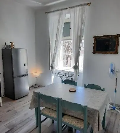 Apartment Retro Center *