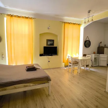 Apartment Retro Center