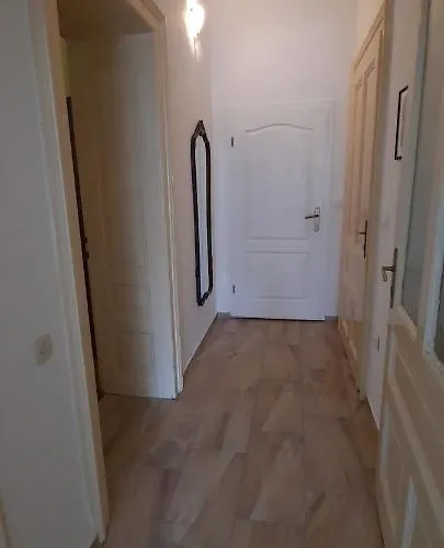 Apartment Retro Center