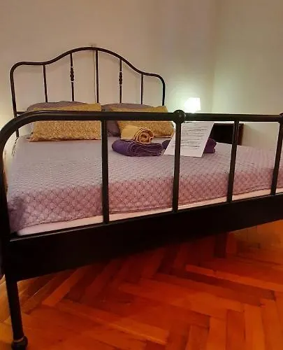 Retro Center Apartment *