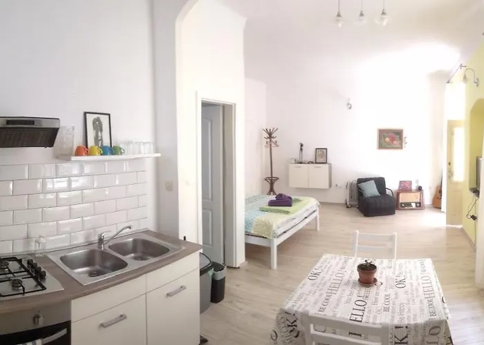 Apartment Retro Center *