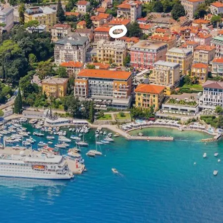 Retro Center アパート *